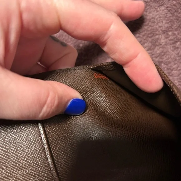 LV Damier Ebene Passport Holder / Long Wallet LOUIS VUITTON - Picture 5 of 5